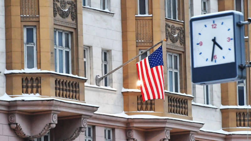 Россия и США находятся в стадии глубокой конфронтации, заявили в Кремле