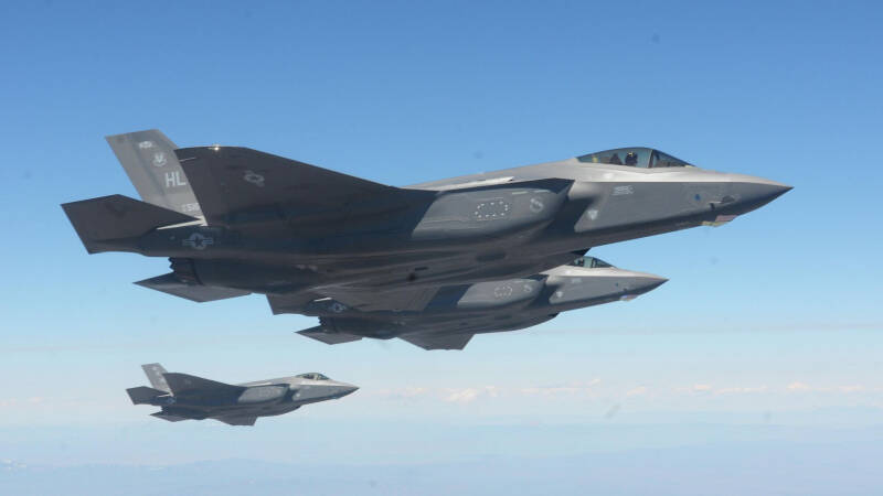 Канада примет на вооружение новые истребители F-35